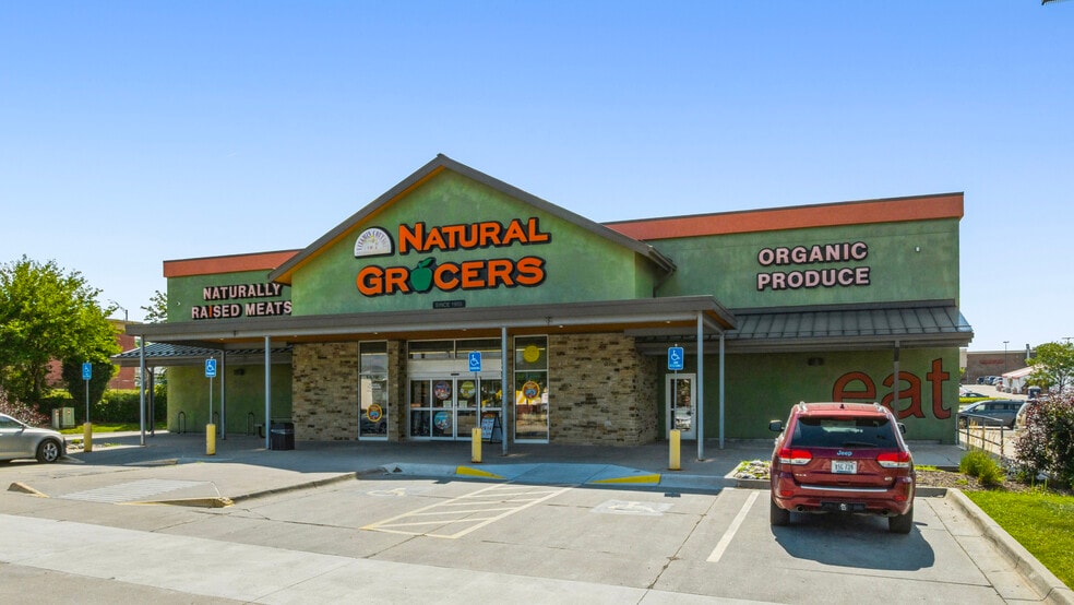 More Photos Of 212 N 48th St, Lincoln Supermarket For Sale