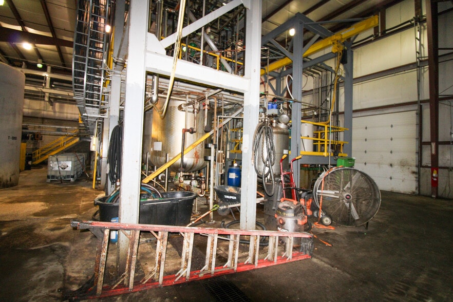 More Photos Of 5640 44th Ave S, Clinton Office For Sale