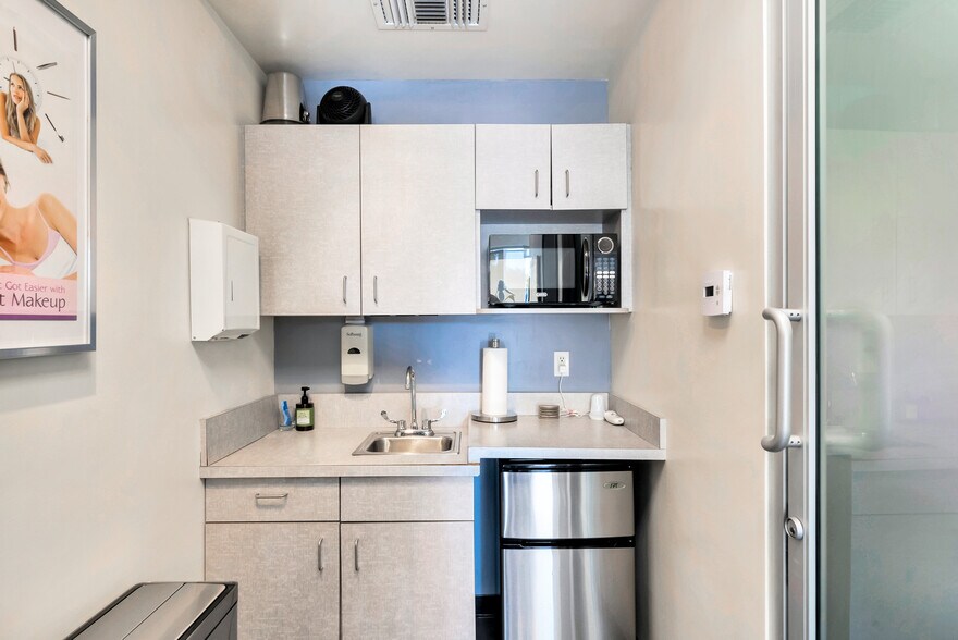 More Photos Of 24691 Del Prado Ave, Dana Point Freestanding For Sale