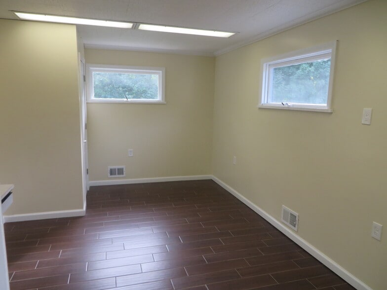 More Photos Of 286 E Main St, Somerville Medical For Lease