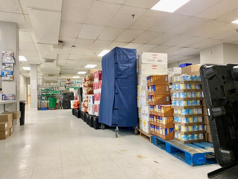 More Photos Of 76 Broadway, Newport Apartments For Lease