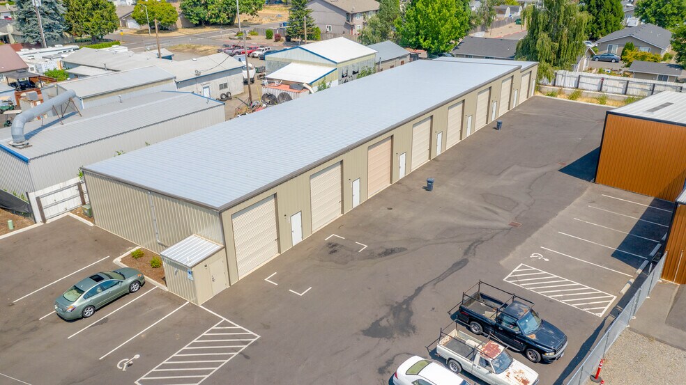 Primary Photo Of 1122 Candlewood Dr, Keizer Industrial For Sale