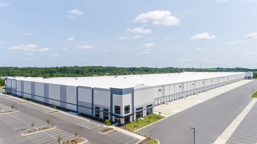 More Photos Of 142 Serviceberry Way, Mooresville Distribution For Lease