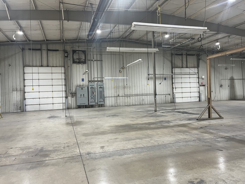 More Photos Of 6625 W Wilshire Blvd, Oklahoma City Manufacturing For Lease