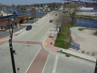 More Photos Of 300 4th St, Algoma Apartments For Sale