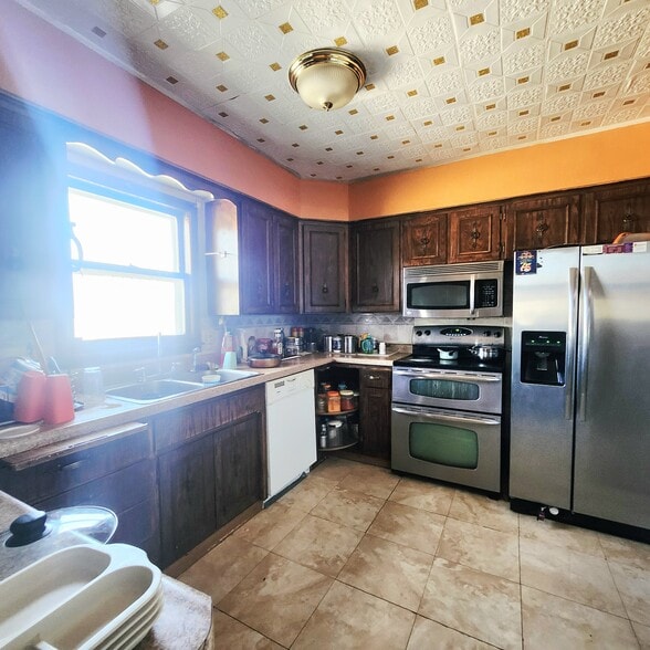 More Photos Of 1507 W Oakland Ave, Austin Hotel For Sale