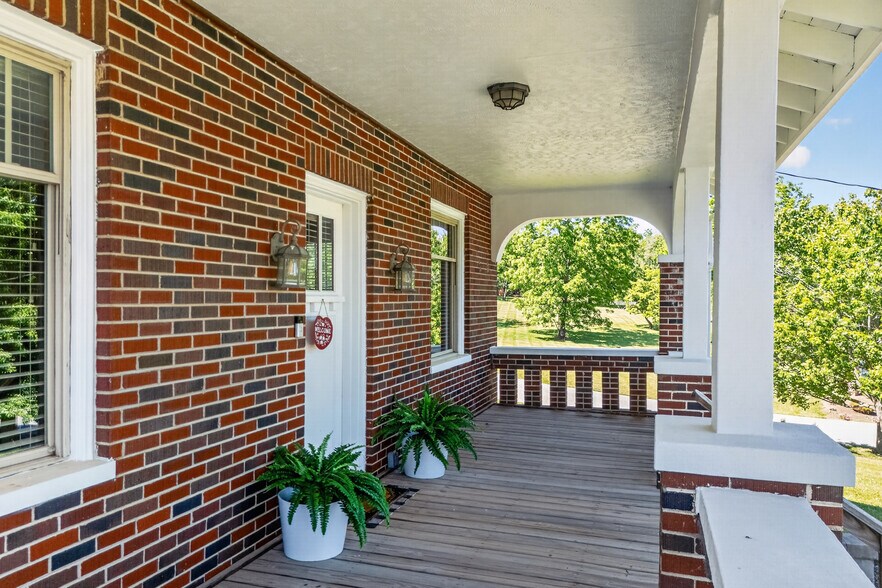 More Photos Of 132 Christiansburg Pike NE, Floyd Flex For Sale