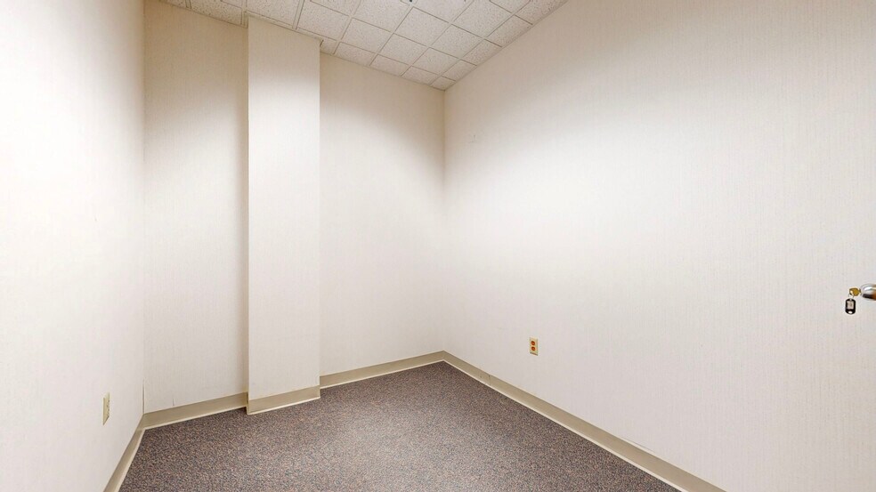 More Photos Of 2228-2230 Sunset Blvd, Steubenville Office For Lease