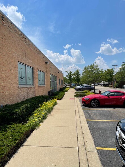 More Photos Of 1321 Tower Rd, Schaumburg Medical For Lease