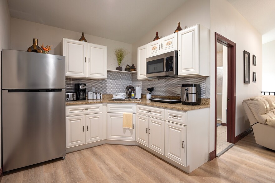 More Photos Of 3211 Lakeshore Blvd, Saint Cloud Specialty For Sale