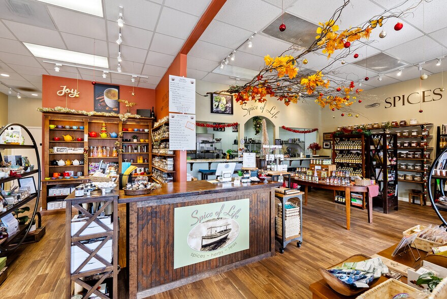 More Photos Of 1306 Pine St, Paso Robles Storefront For Sale