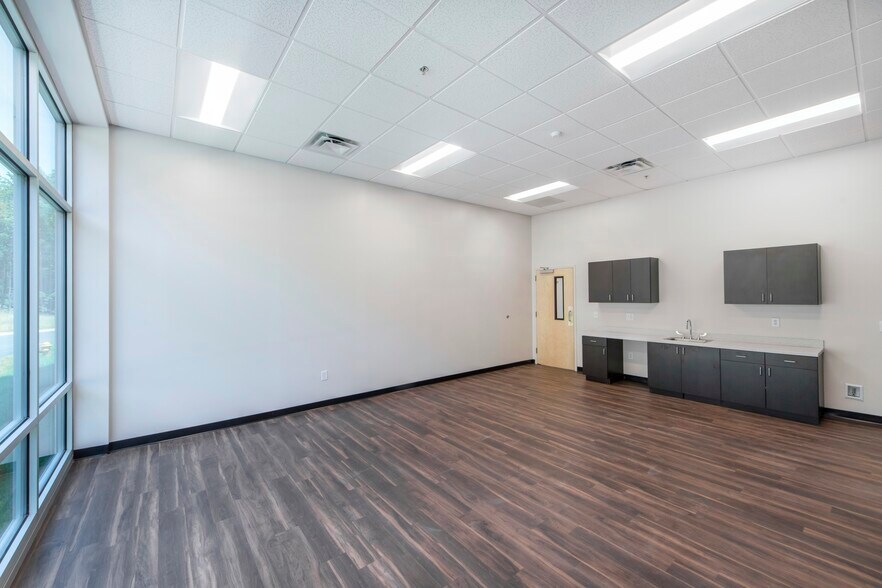 More Photos Of 540 Canterbury Rd, Kings Mountain Manufacturing For Lease