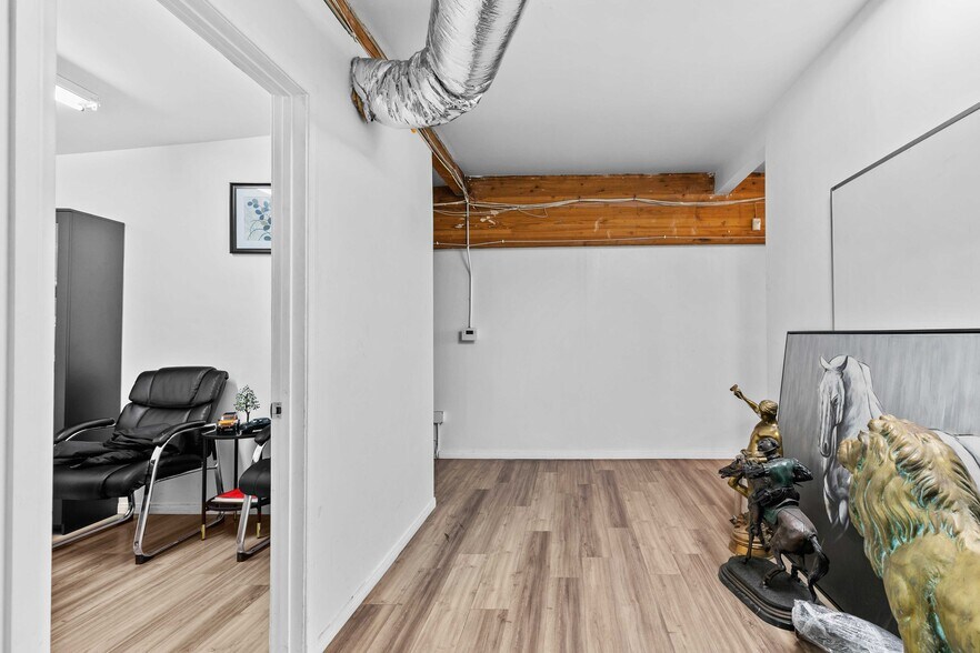 More Photos Of 3133 W Burbank Blvd, Burbank Coworking Space