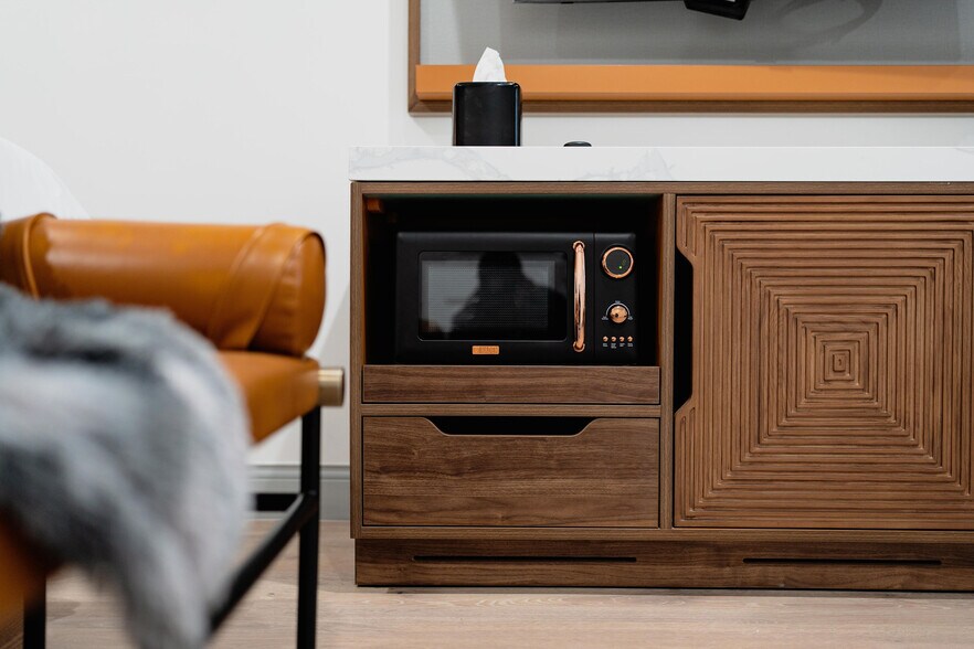 More Photos Of 1107 N Broadway, Santa Maria Hotel For Sale