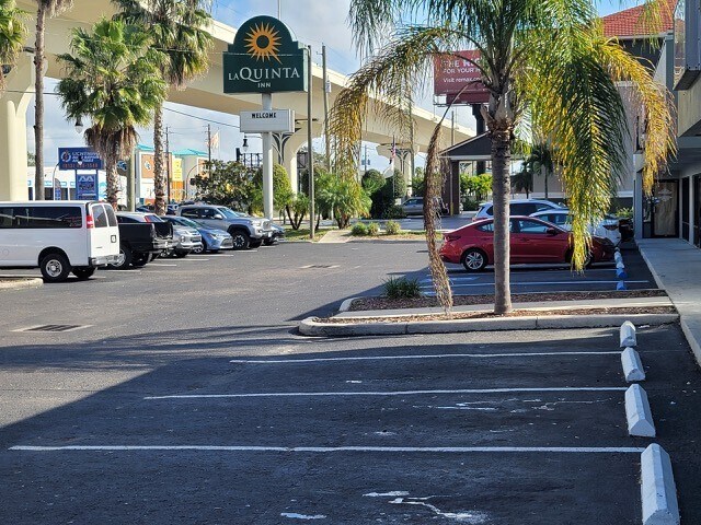 More Photos Of 4644 W Gandy Blvd, Tampa Unknown For Lease