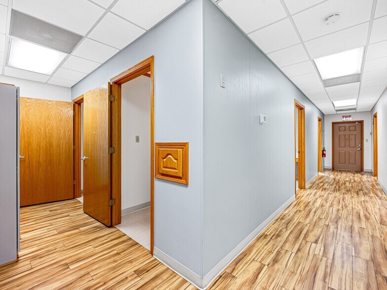 More Photos Of 2159 Hendersonville Rd, Arden Medical For Lease