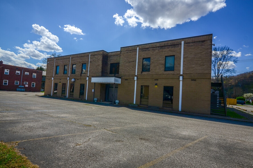 Primary Photo Of 4701 MacCorkle Ave SE, Charleston Medical For Sale