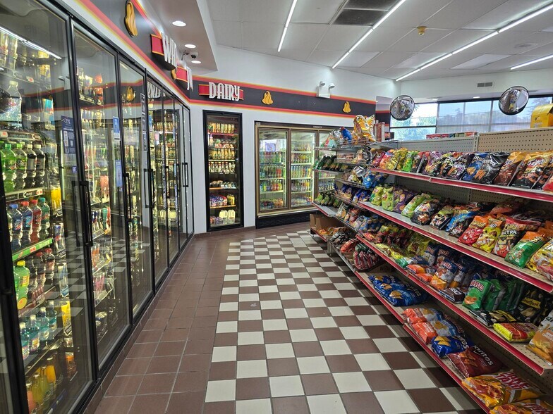 More Photos Of 7401 Jensen Blvd, Hanover Park Service Station For Sale