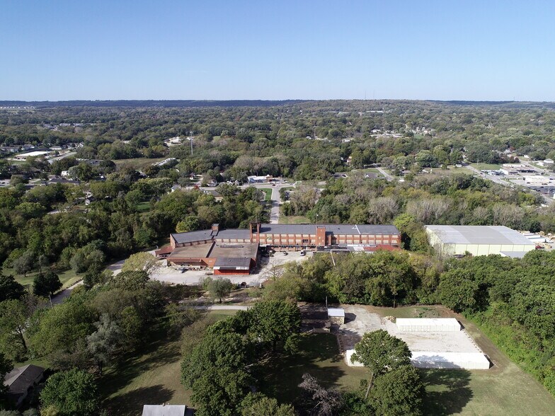 More Photos Of 300 Santa Fe St, Leavenworth Warehouse For Sale