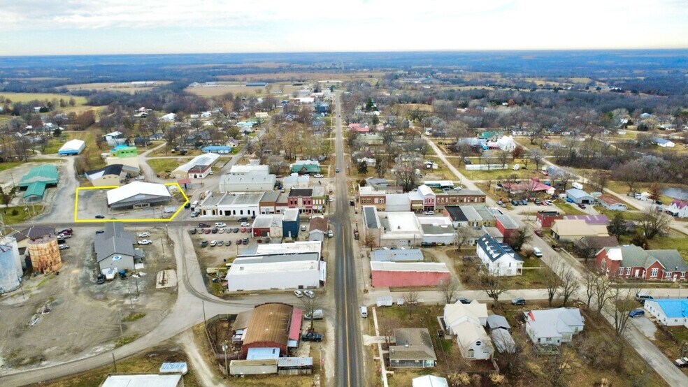 More Photos Of 302 S Broadway St, Jamesport General Retail For Sale