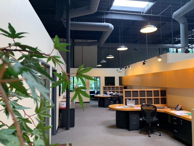 More Photos Of 1545 Faraday Ave, Carlsbad Office For Lease