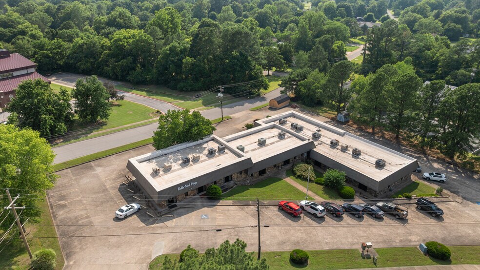More Photos Of 2863 Old Missouri Rd, Fayetteville Office For Lease