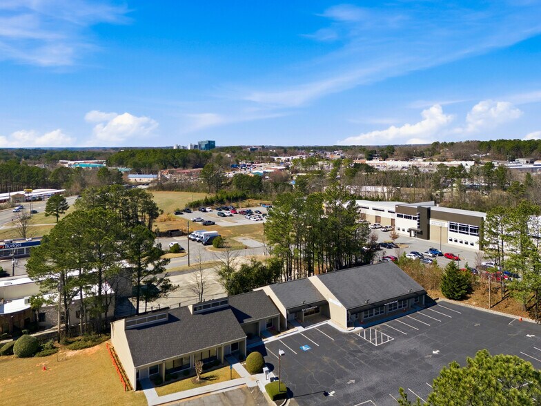 More Photos Of 415-421 W Pike St, Lawrenceville Office For Sale