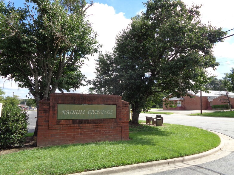 More Photos Of 1511 Radium Springs Rd, Albany General Retail For Sale