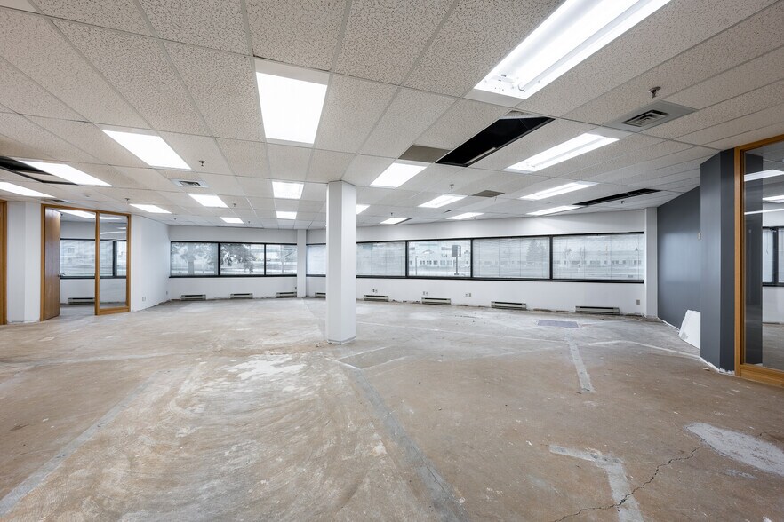 More Photos Of 6363 Rte Transcanadienne, Montréal Medical For Lease