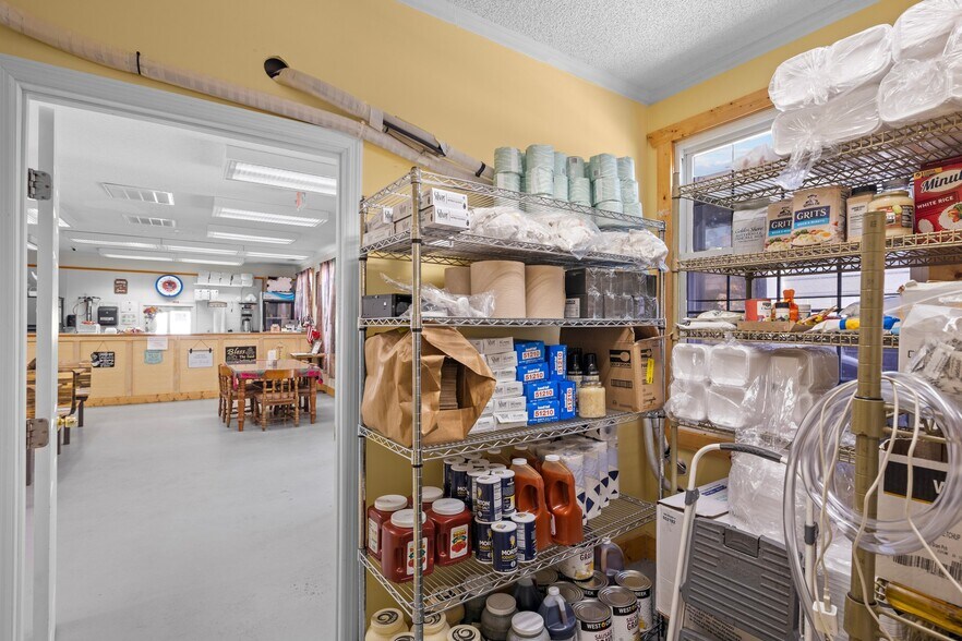 More Photos Of 214 Main St, Pollocksville Specialty For Sale