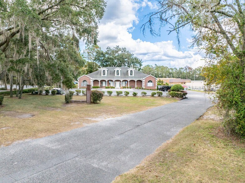 More Photos Of 440 SW Perimeter Glen, Lake City Medical For Sale