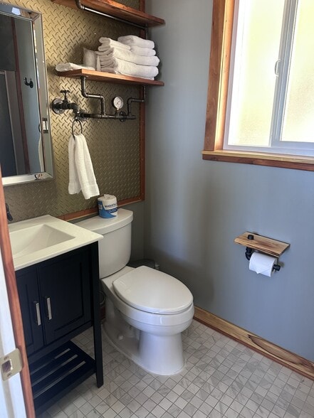 More Photos Of 430 S C St, Virginia City Hotel For Sale