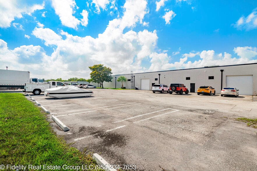 More Photos Of 3651 NW 120th Ave, Coral Springs Warehouse For Lease