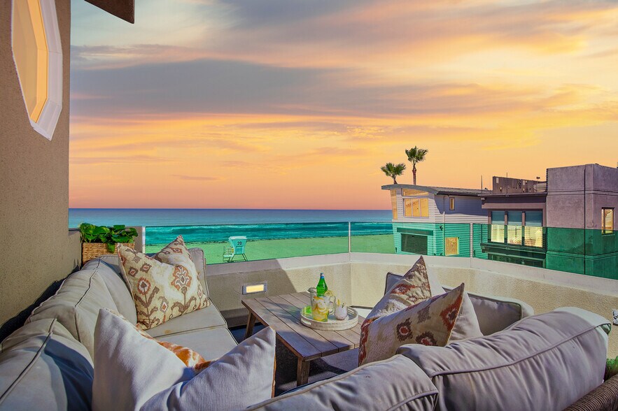 More Photos Of 3795 Ocean Front Walk, San Diego Apartments For Sale