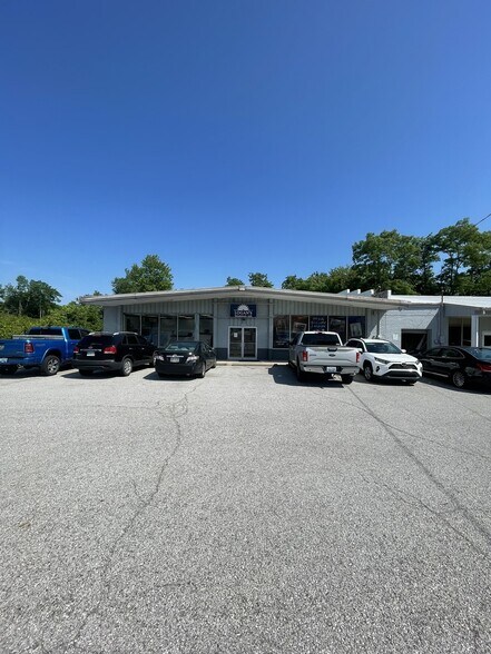 More Photos Of 1812-1818 Petersburg Rd, Hebron Storefront For Sale