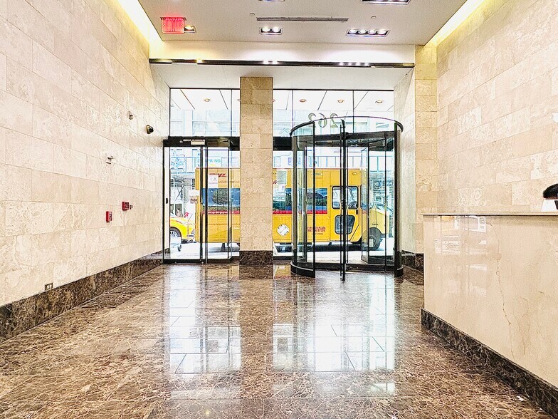 More Photos Of 262 W 38th St, New York Office For Lease