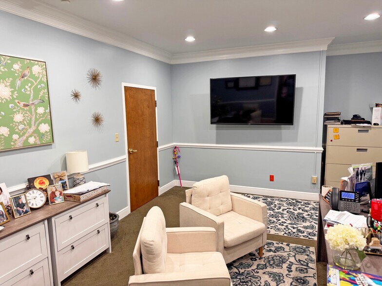 More Photos Of 1181 Montlimar Dr, Mobile Office For Sale