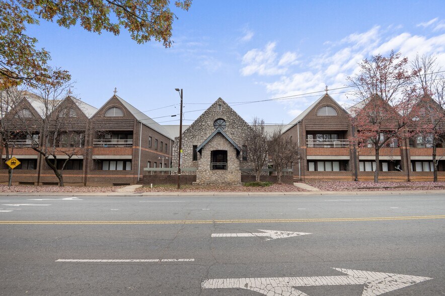 More Photos Of 101 N McDowell St, Charlotte Office For Sale