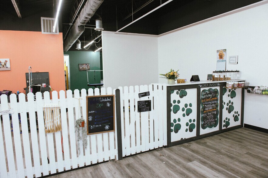 More Photos Of 115 E Washington, Winterset Office For Sale