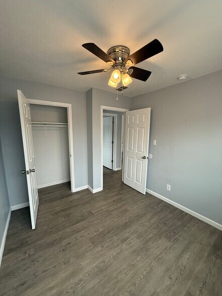 More Photos Of 1185-1185 S Lincoln Park Dr, Evansville Apartments For Sale