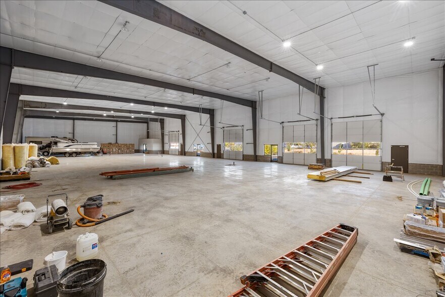 More Photos Of 163-171 Bateman Dr, Medford Light Manufacturing For Lease
