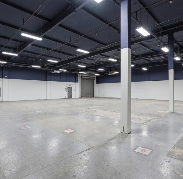 More Photos Of 8829-8835 Complex Dr, San Diego Warehouse For Lease