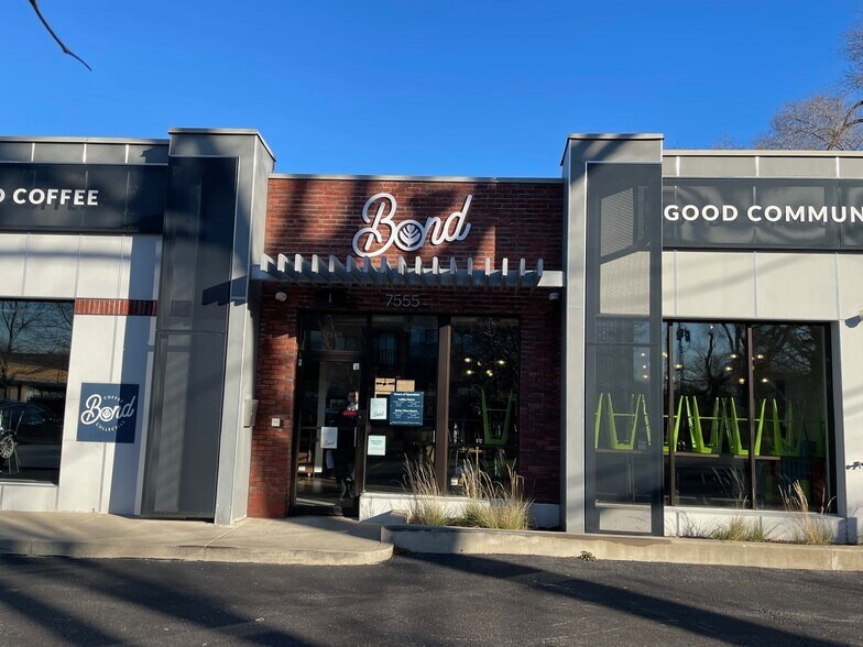 More Photos Of 7555 N California Ave, Chicago Fast Food For Sale