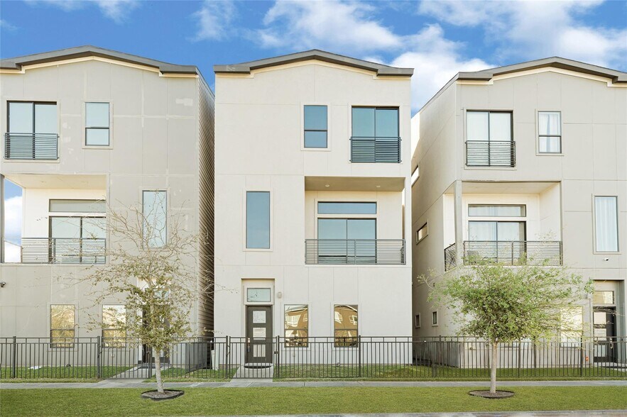 More Photos Of 2317 Eagle St, Houston Specialty For Sale