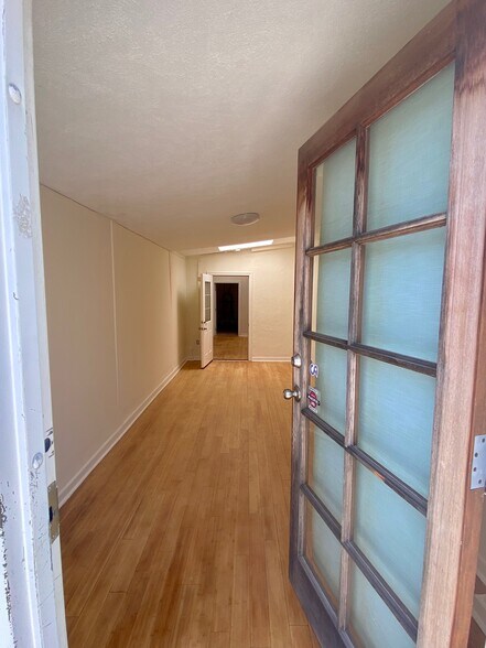 More Photos Of 2301-2309 Main St, Santa Monica Storefront Retail Office For Lease