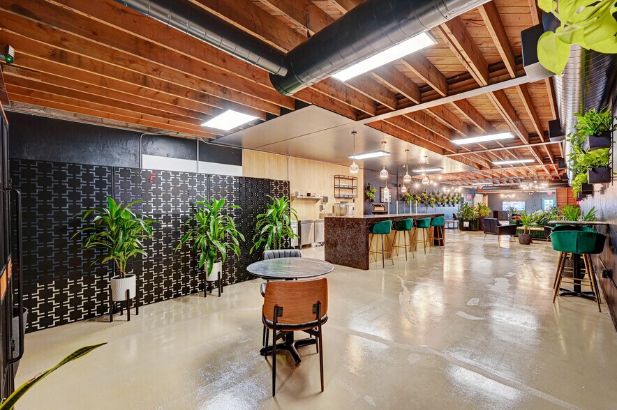 More Photos Of 511-515 Las Vegas Blvd S, Las Vegas Restaurant For Sale