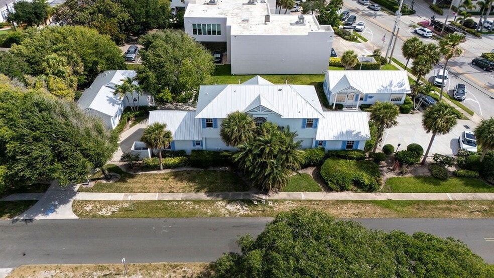 More Photos Of 3509 Ocean Dr, Vero Beach Office Residential For Sale