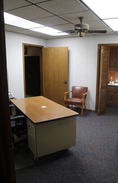 More Photos Of 4310 Oklahoma Ave, Woodward Distribution For Sale