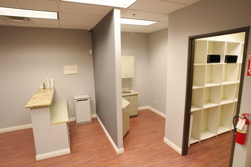 More Photos Of 6280 Spring Mountain Rd, Las Vegas Office For Lease