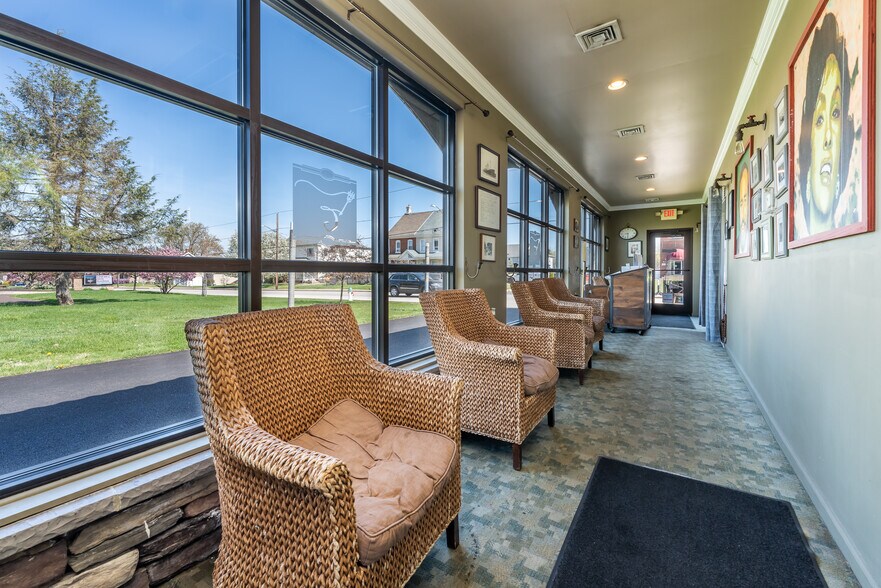 More Photos Of 424 N Main St, Souderton Restaurant For Sale